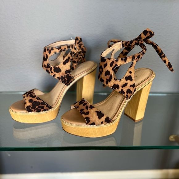Very Volatile Ashlee dress sandal leopard size 6 - Picture 3 of 7